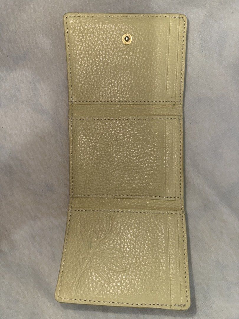 Yellow Natural Beauty Wallet (Category: Wallets & Card holders) located in Daet. Submitted by sbcookieee (Listing ID 1470502405, Image 2). Description: .