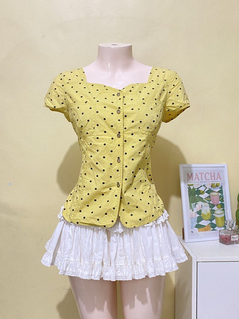 YELLOW POLKA BUTTONDOWN TOP (Category: Others Tops) located in Dasmarinas. Submitted by hannah.oakph (Listing ID 1470367581, Image 2). Description: medium to large.