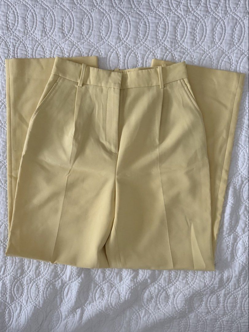 Yellow Zara Trousers (Category: Other Bottoms) located in Quezon City. Submitted by kelangot (Listing ID 1470425731, Image 1). Description: Selling this item in great condition! Brand: zara Size: small Condition: worn only once Color: yellow RFS: decluttering 📦 Shipping: C/O buyer 💸 Payment: GCash, BPI, or GoTyme Feel free to message me for inquiries Strictly no cancellations, returns, or refunds. Happy shopping! ♡.
