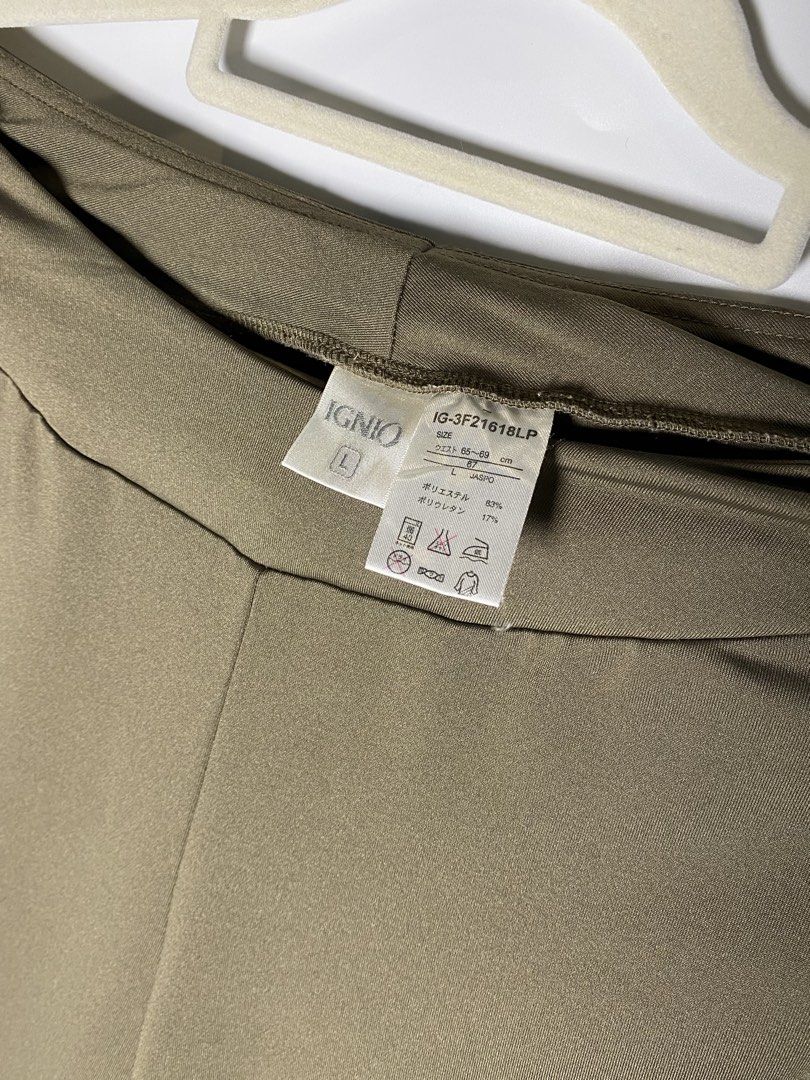 Yoga pants olive green (Category: Other Bottoms) located in Makati City. Submitted by indaysukaycloset (Listing ID 1470503511, Image 3). Description: IGNIO Yoga Pants - Olive Green - 14" Waist (28") / 39" Length Size: L on tag - 65-69cm - Fits 28-30" waist Waist: 14" flat lay = 28" actual - stretch to 32" Length: 39" - Full length Color: Olive / Taupe - ganda ng kulay! Details: IGNIO Japan Sportswear 83% Polyester 17% Polyurethane - dri-fit, supe