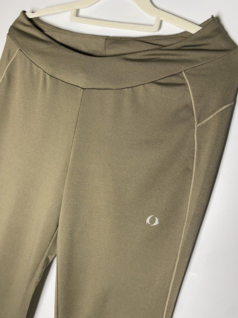 Yoga pants olive green (Category: Other Bottoms) located in Makati City. Submitted by indaysukaycloset (Listing ID 1470503511, Image 2). Description: IGNIO Yoga Pants - Olive Green - 14" Waist (28") / 39" Length Size: L on tag - 65-69cm - Fits 28-30" waist Waist: 14" flat lay = 28" actual - stretch to 32" Length: 39" - Full length Color: Olive / Taupe - ganda ng kulay! Details: IGNIO Japan Sportswear 83% Polyester 17% Polyurethane - dri-fit, supe