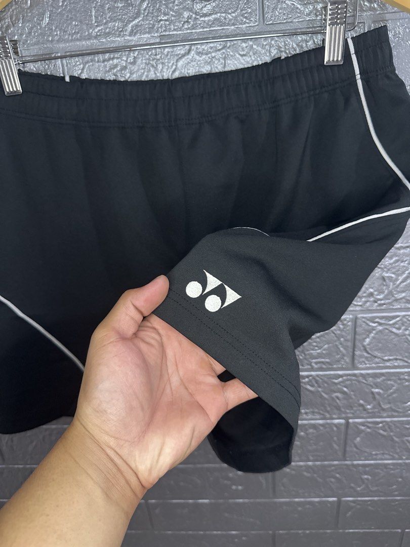 Yonex Drifit Shorts ‼️Authentic / Legit‼️ (Category: Activewear) located in Palompon. Submitted by jlaurentemazoo (Listing ID 1470509745, Image 2). Description: Yonex Drifit Shorts ‼️Authentic / Legit‼️ Size Large on Tag W: 28-34 L: 16 Very Good Condition 10/10 Color Rate No Issue Minimal Signs of Usage Detailed Photos are Posted 285 Pesos Only Unli Vouch and Vcall for safety purposes.