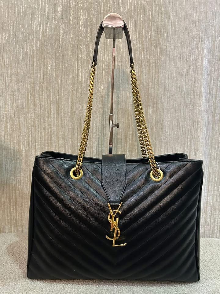 YSL Monogram Matelasse Shopping Chain (Category: Luxury Bags & Wallets) located in Manila. Submitted by bagislifeshop (Listing ID 1470366687, Image 1). Description: ☑️Available in Pampanga ✅Condition: 8.8/10 ✅Colour: Black ✅Material: Grained calf leather in GHW ✅Inclusion: In- house dustbag .