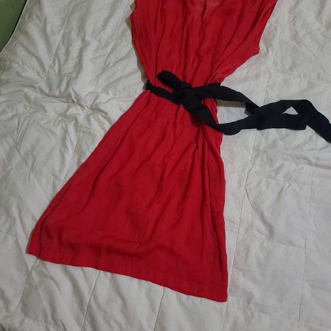Zara Basic Belted Red Shift Dress (Category: Dresses) located in Manila. Submitted by faurbrey (Listing ID 1470543469, Image 3). Description: Dimension: 19.5 x 36 Tag Size: Large Condition: Excellent Issue / Flaw: None.