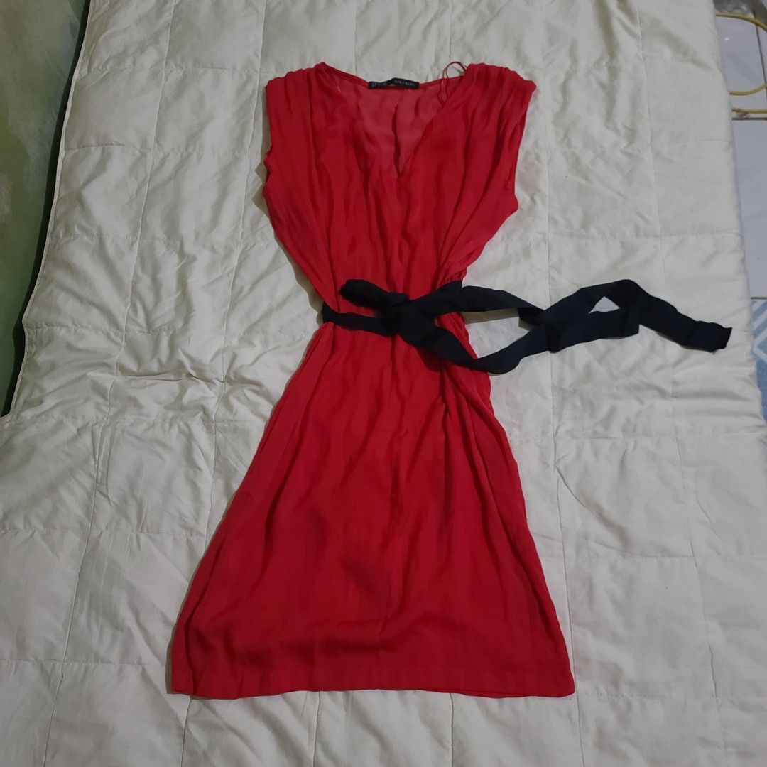 Zara Basic Belted Red Shift Dress (Category: Dresses) located in Manila. Submitted by faurbrey (Listing ID 1470543469, Image 1). Description: Dimension: 19.5 x 36 Tag Size: Large Condition: Excellent Issue / Flaw: None.