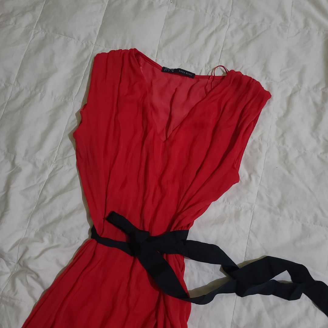 Zara Basic Belted Red Shift Dress (Category: Dresses) located in Manila. Submitted by faurbrey (Listing ID 1470543469, Image 2). Description: Dimension: 19.5 x 36 Tag Size: Large Condition: Excellent Issue / Flaw: None.