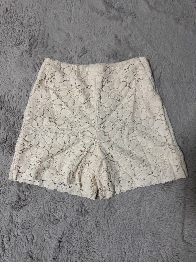 Zara Basic Lace Shorts Cream Size XS (Category: Shorts) located in Calamba. Submitted by cheriiv (Listing ID 1470397560, Image 1). Description: Washed, never worn - Brand: Zara Basic - Size: XS - Color: Cream - Design: Beautiful floral lace pattern with fully lined interior - Closure: Convenient side zipper - Condition: Great, clean, no stains or loose threads - Style Tip: Easy to pair with simple tops or blouses for casual outings.