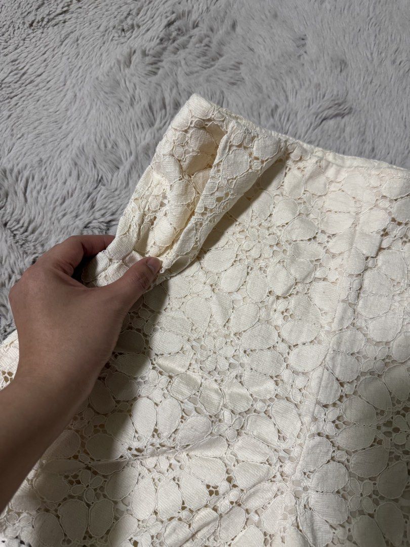 Zara Basic Lace Shorts Cream Size XS (Category: Shorts) located in Calamba. Submitted by cheriiv (Listing ID 1470397560, Image 2). Description: Washed, never worn - Brand: Zara Basic - Size: XS - Color: Cream - Design: Beautiful floral lace pattern with fully lined interior - Closure: Convenient side zipper - Condition: Great, clean, no stains or loose threads - Style Tip: Easy to pair with simple tops or blouses for casual outings.