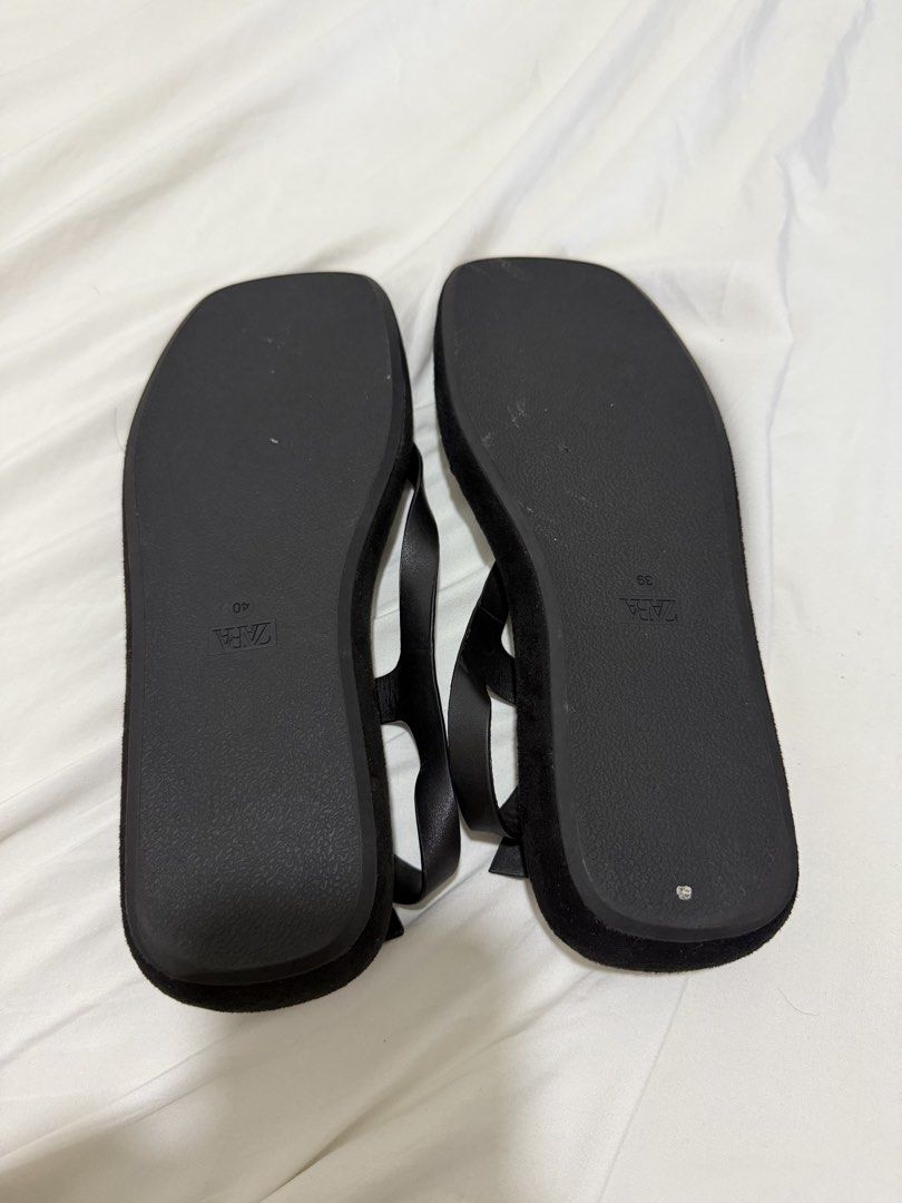 ZARA Black Platform Thong Sandals (Category: Flats & Sandals) located in Manila. Submitted by mlemorlyn55214 (Listing ID 1470354809, Image 3). Description: Different size on tag but same length size 40 25.5 cm .