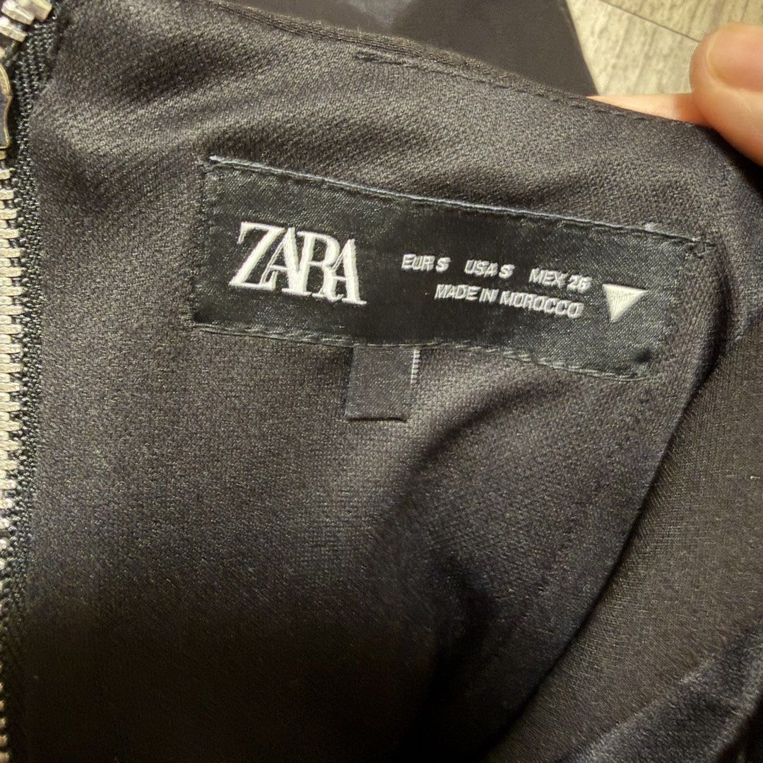 Zara Black Square Neck Corset Top Size S (Category: Sleeveless) located in Quezon City. Submitted by bmason0408 (Listing ID 1470483755, Image 3). Description: - Brand: Zara - Color: Black - Size: S - Design: Structured bustier / corset / corsetry inspired style with vertical seaming, square neckline, and thick straps - Closure: Full exposed silver zipper down the back - Fit: Fitted silhouette - Condition: Worn once, still in great shape 💰 MOP: G