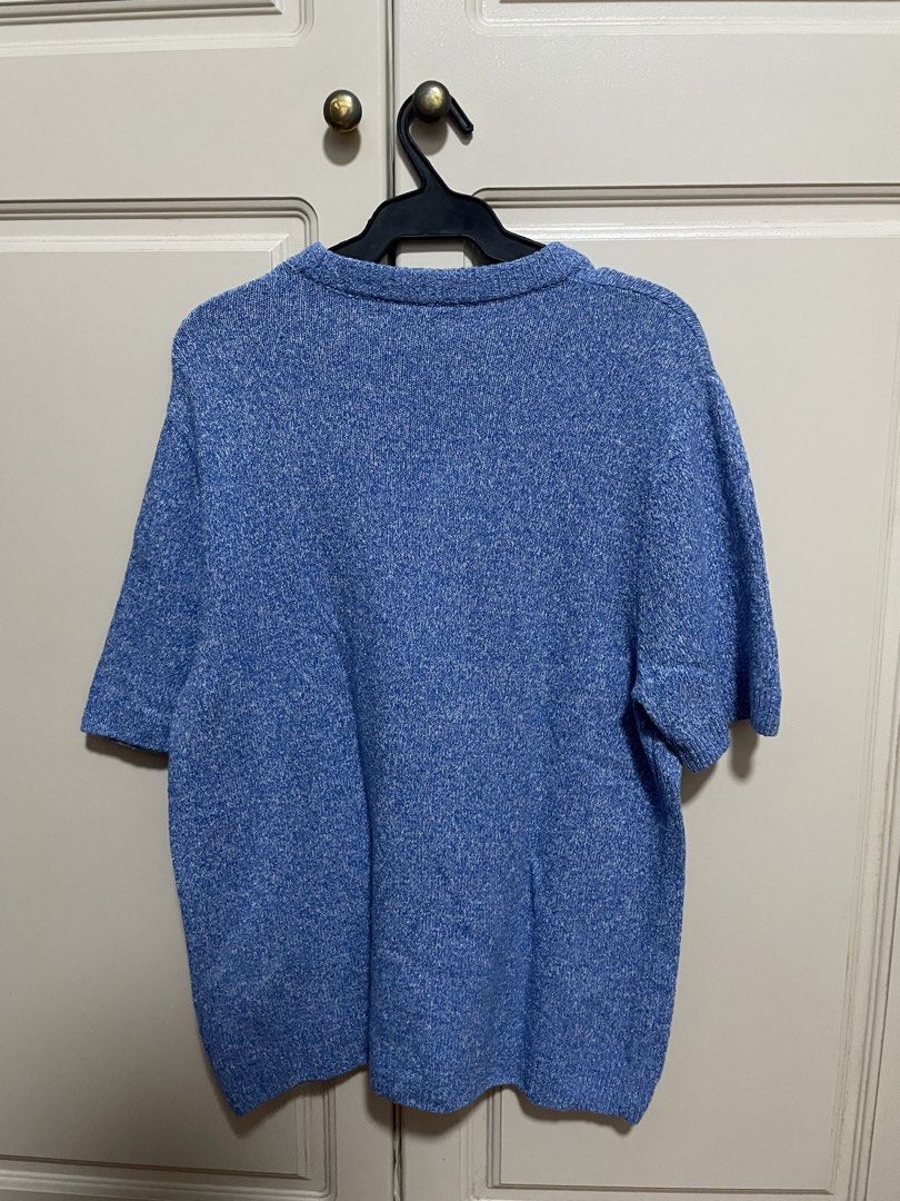 Zara blue knit shirt (Category: Tshirts & Polo Shirts ) located in Makati City. Submitted by crisbeooo (Listing ID 1470380866, Image 2). Description: Size M, relaxed fit (can fit size L) Used for a few times, no issues.