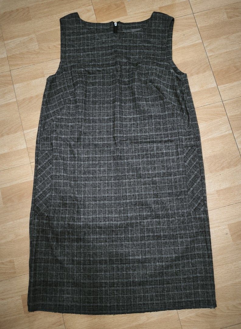 Zara boat neck dress (Category: Dresses) located in Manila. Submitted by wearforce (Listing ID 1470495911, Image 1). Description: Zara boat neck dress color: dark gray fit: M-L color rate 9/10 in good condition 450 + sf.