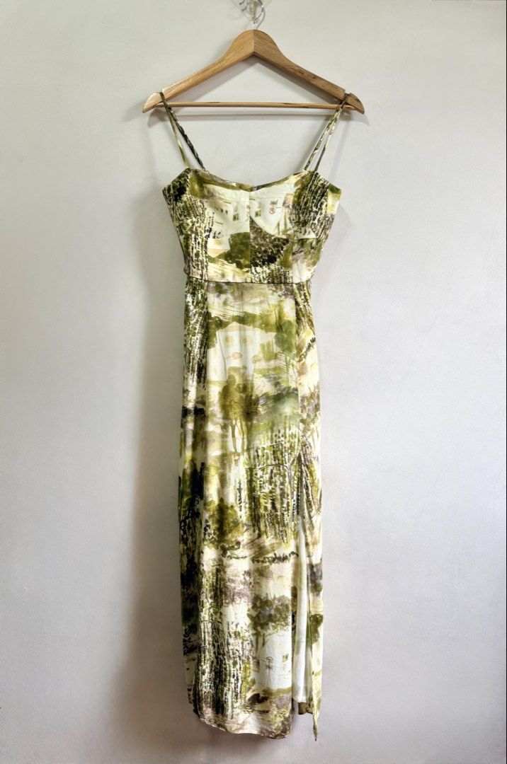 Zara bustier midi dress (Category: Dresses) located in Tarlac. Submitted by giannisdeclutters4106 (Listing ID 1470447092, Image 3). Description: Good as new Small on tag With slit Adjustable shoulder straps Small on tag.
