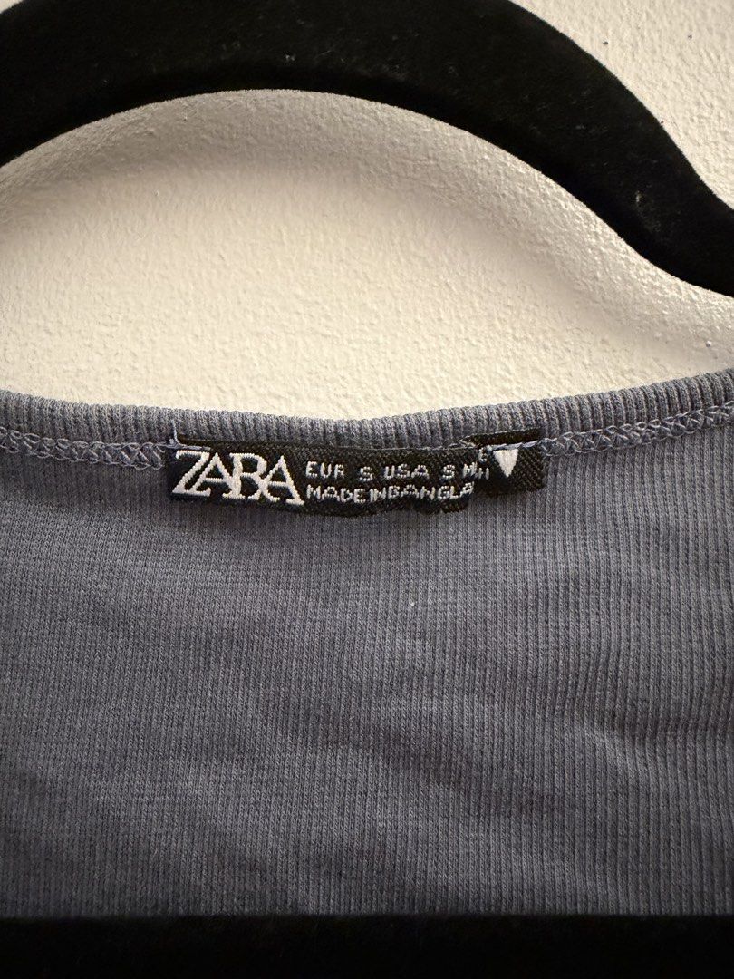 ZARA Cropped Square cut Top xs-s (Category: Others Tops) located in Manila. Submitted by closetclearout.mnl (Listing ID 1470402692, Image 1). Description: xs-s cropped too small on me .