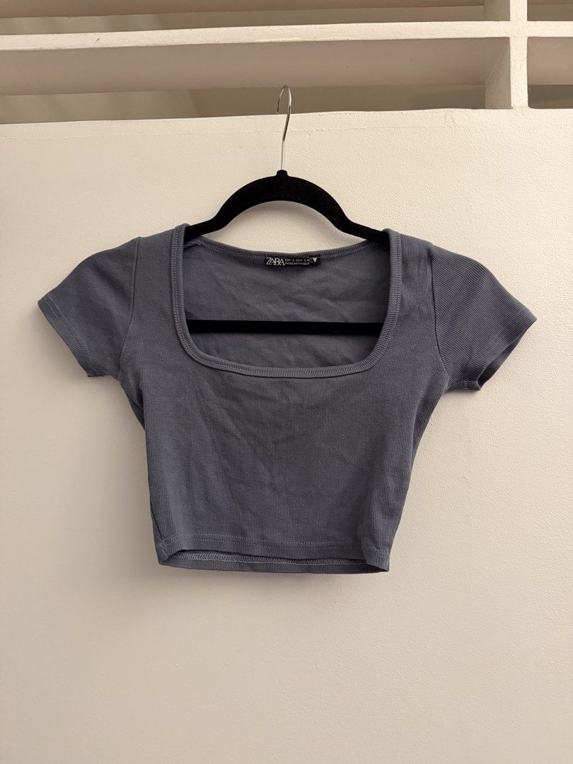 ZARA Cropped Square cut Top xs-s (Category: Others Tops) located in Manila. Submitted by closetclearout.mnl (Listing ID 1470402692, Image 2). Description: xs-s cropped too small on me .