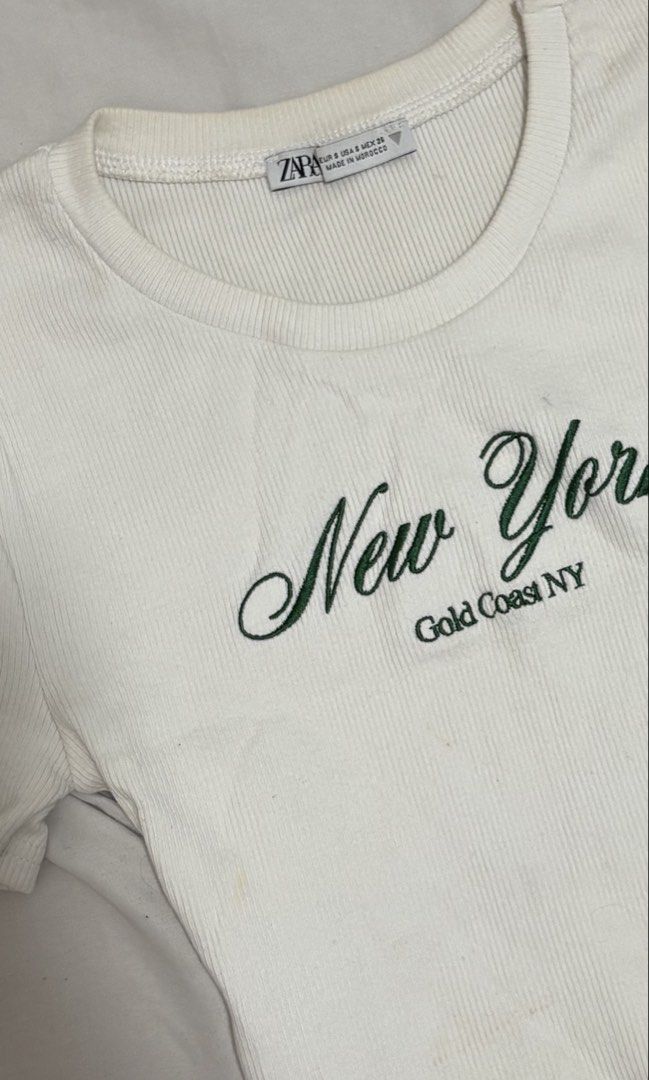ZARA croptop (Category: Blouses) located in Taguig. Submitted by krizy_makeyl (Listing ID 1470410783, Image 1). Description: -GCASH only:> -buyer will book the LALAMOVE thanks!.