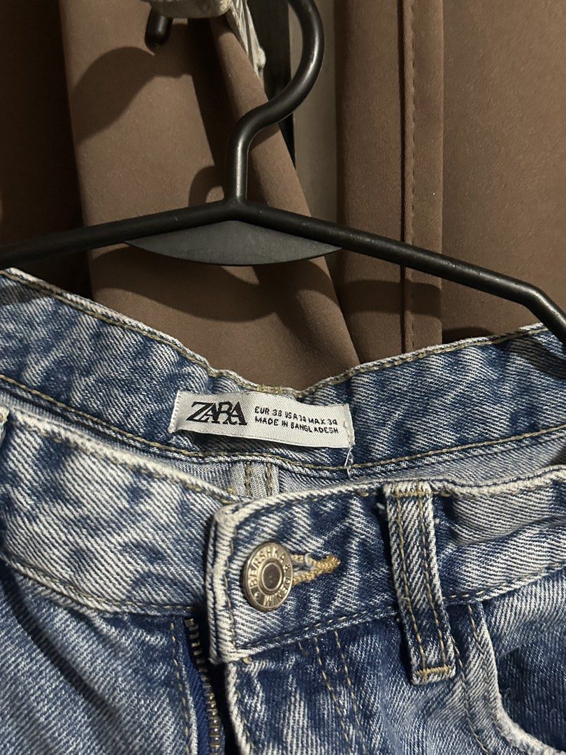 ZARA denim shorts (Category: Shorts) located in Calamba. Submitted by itsyan (Listing ID 1470358196, Image 2). Description: .