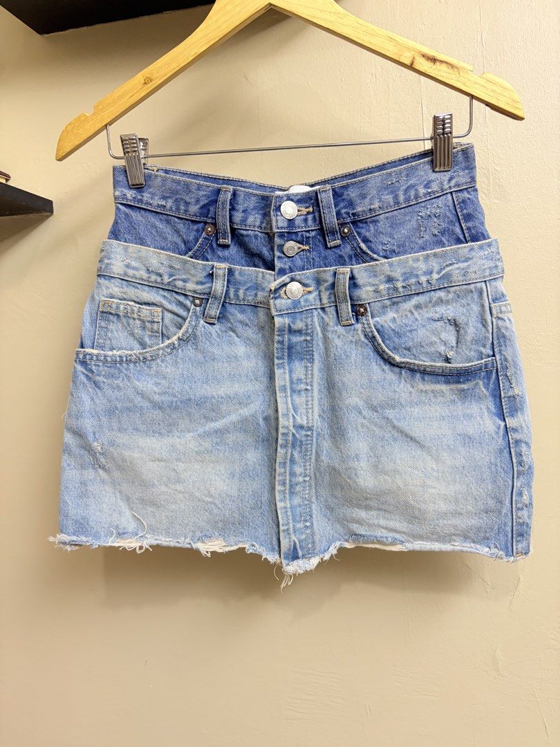 Zara Double Waist Mini Skirt (Category: Skirts) located in Ajuy. Submitted by sothat_ara (Listing ID 1470411605, Image 1). Description: ZARA VIRAL TRF DENIM MINI SKIRT DOUBLE WAIST Small (25-26).