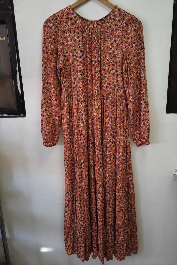 ZARA Floral Long Dress (Category: Dresses) located in Davao. Submitted by jcshop27 (Listing ID 1470557473, Image 3). Description: .
