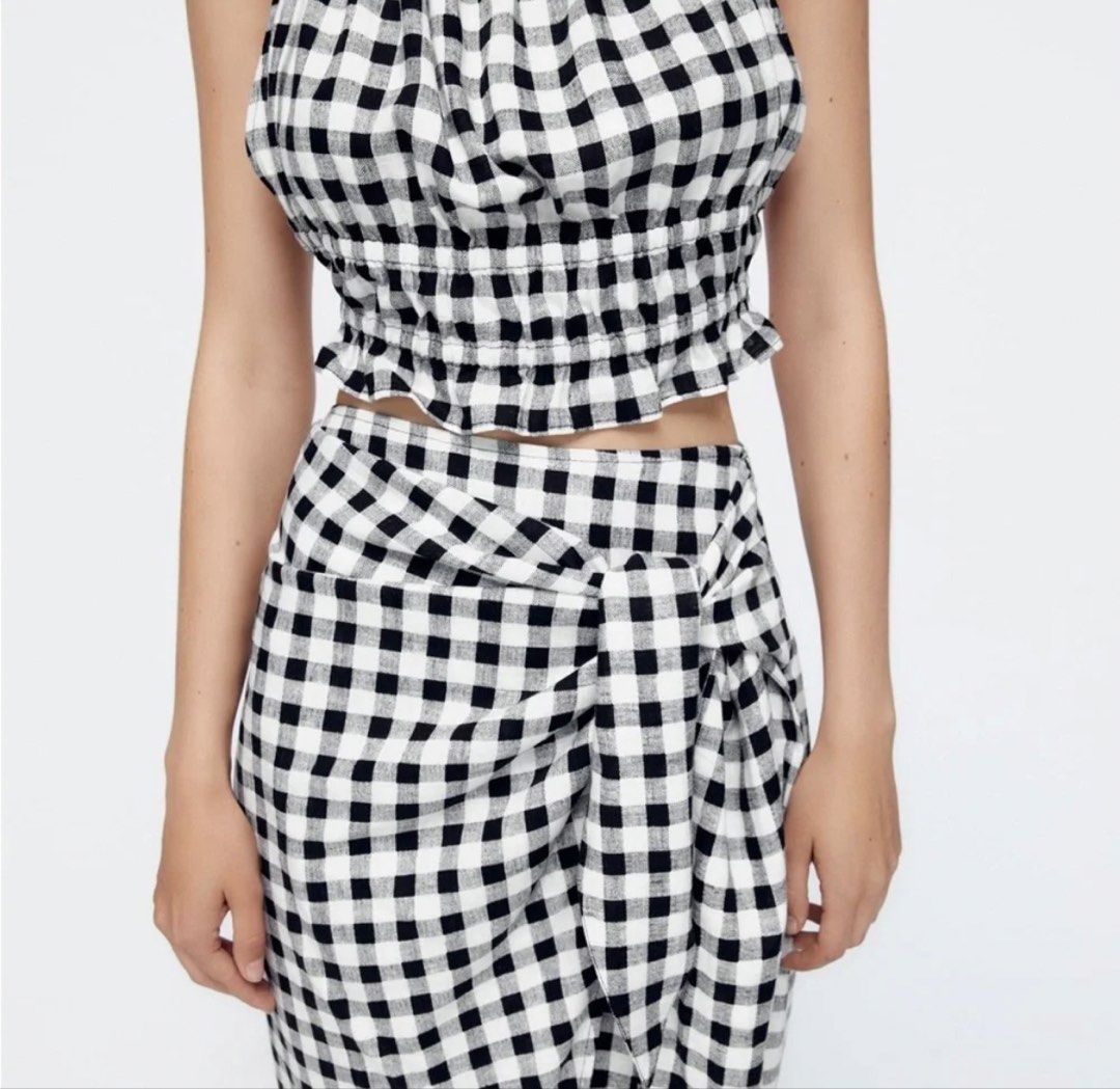Zara Gingham Wrap Skirt (Category: Skirts) located in Taguig. Submitted by karlas.closet (Listing ID 1470509154, Image 3). Description: FOR SALE Zara Gingham Wrap Skirt - Brand new condition - Never worn - Size: Medium - Selling for only Php 650! - Express shipping / same-day delivery within Metro Manila via Lalamove or GrabExpress. - Nationwide shipping via J&T. - Buyer to cover Shipping Fee..