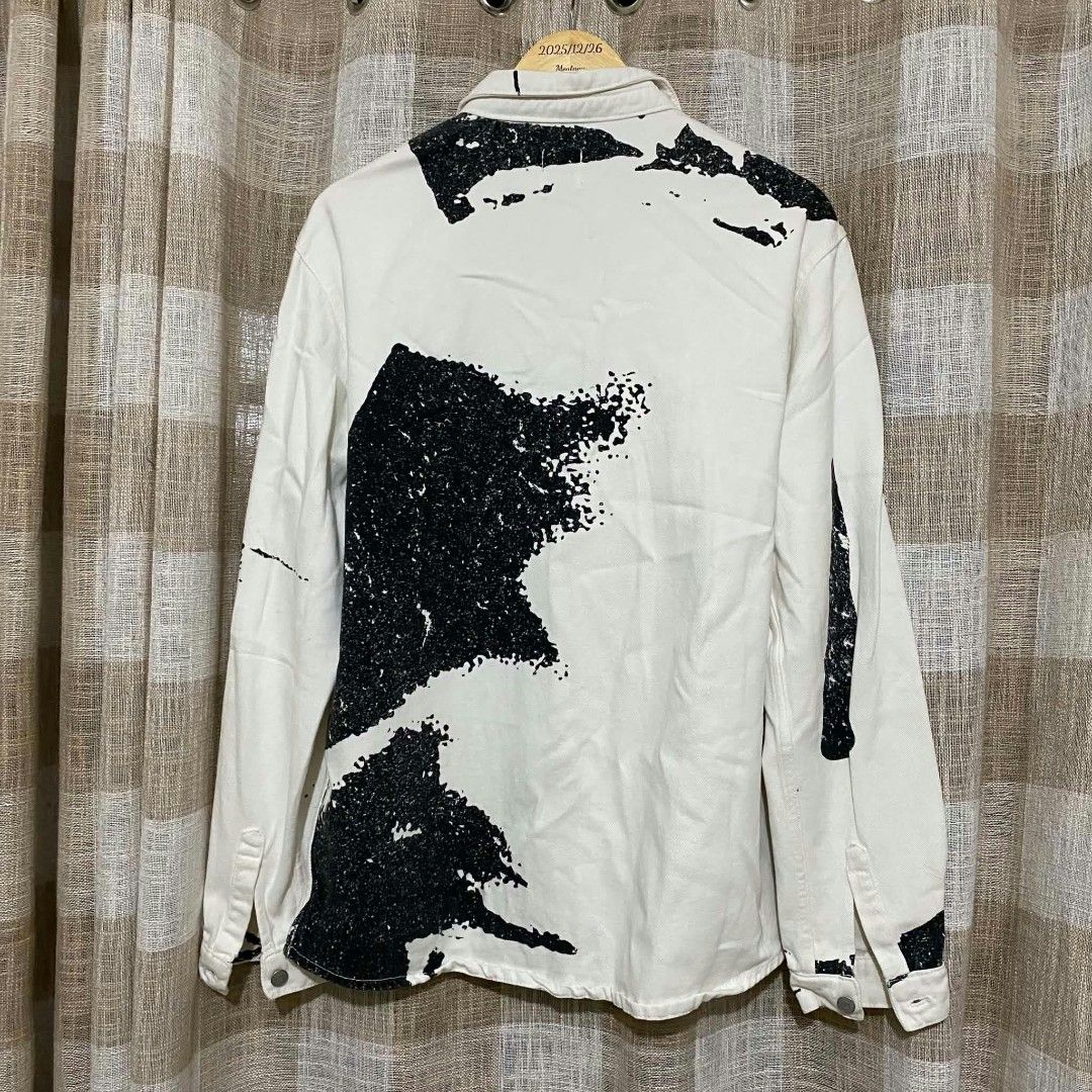 Zara Graphic Print CR7 Trucker Denim Jacket (Category: Coats, Jackets and Outerwear) located in Cainta. Submitted by kapatidnibrother (Listing ID 1470511913, Image 3). Description: Zara Graphic Print CR7 Trucker Denim Jacket Size Large on tag Dimes: W23 L29 Color rate: 9.5/10 - heavy x thick fabric - like new condition - complete tags - need deep wash (since white) - fav!.