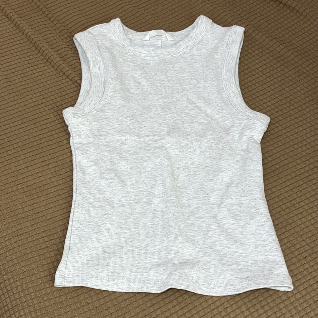 Zara Grey Ribbed Tank Top (Category: Sleeveless) located in Marikina City. Submitted by jellyselection (Listing ID 1470524689, Image 1). Description: - used twice only.