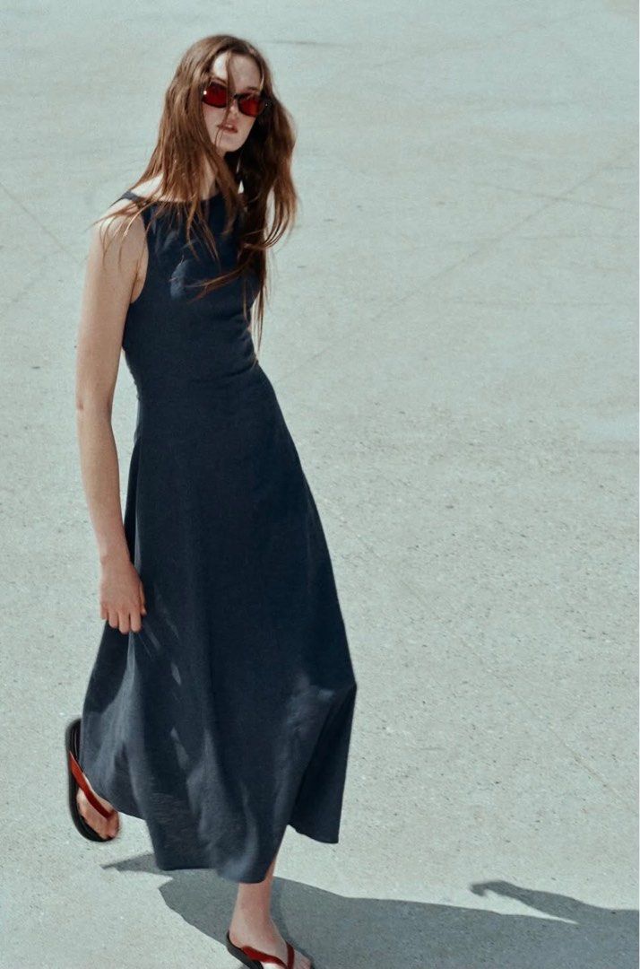 ZARA LINEN DRESS (Category: Dresses) located in Mandaluyong City. Submitted by brocante_bykc (Listing ID 1470417946, Image 2). Description: Avail in dark blue only.