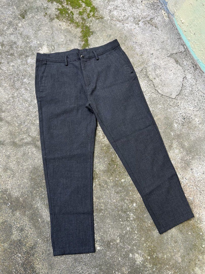 Zara Mens Chino Gray Pants (Category: Chinos) located in Quezon City. Submitted by jmthrift3000 (Listing ID 1470381851, Image 1). Description: Zara Chino Gray Pants - Complete w tags - Size 32 on tag but can fit upto 34 Waistline - Length is 37 Inches - Excellent Condition - No Issue - Great for casual and formal wear.