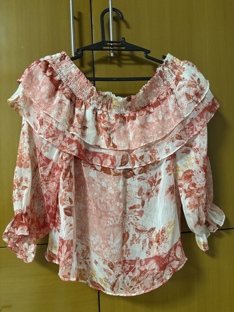 Zara Red Floral Off Shoulder Top (Category: Blouses) located in Taguig. Submitted by karlas.closet (Listing ID 1470537208, Image 3). Description: FOR SALE - Zara Red Floral Off Shoulder Top - Size M - Used once. Like new condition. - Selling for only Php 800! .