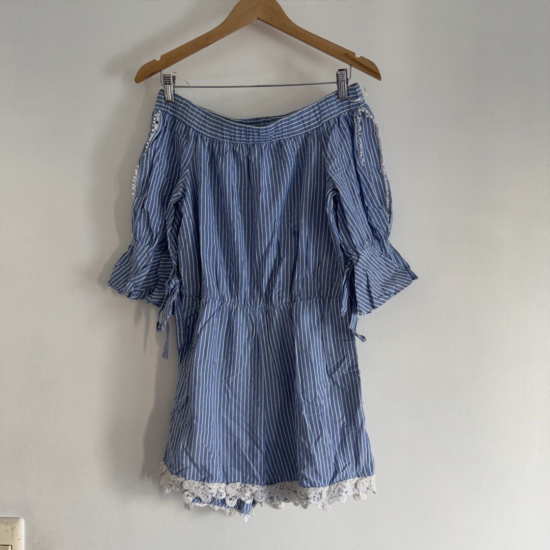 Zara romper (Category: Rompers) located in Manila. Submitted by apparella.ph (Listing ID 1470351341, Image 1). Description: Selling low due to minimal stain ( pls check last pic Fits) Bust:38 Waist:28-36( super garterized ( has belt slot ) Length:28 ☑️Everything is my Own preloved / BNWT/BNWOT ☑️ not thrifted/Ukay ☑️ malukot sa picture kasi na stock sa cabinet (tinatamad mag plantsa ✌️ ) ☑️Personal items ( usually bought in US/UK/JPN ) every year