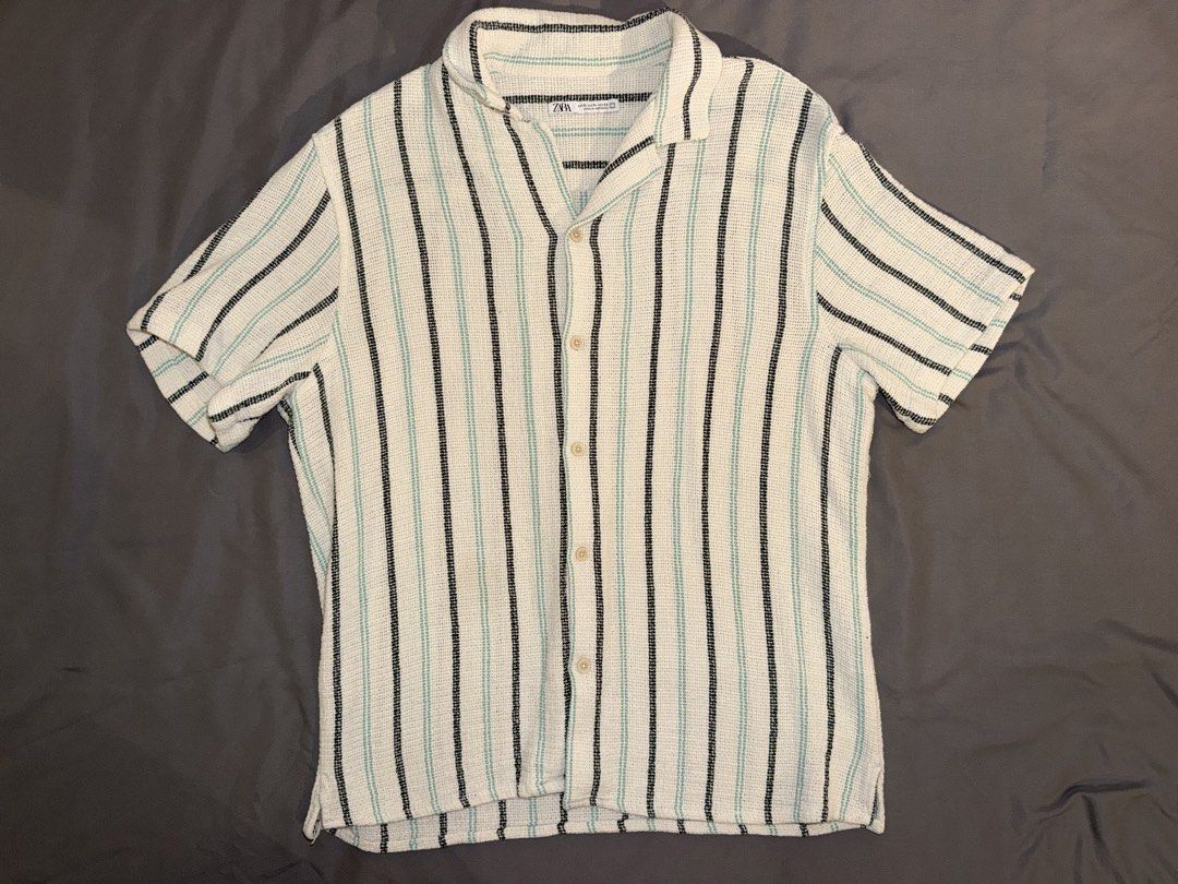 Zara Striped Short Sleeve Button-Up Shirt (Category: Tshirts & Polo Shirts ) located in Taguig. Submitted by j.lax. (Listing ID 1470518240, Image 1). Description: - Brand: Zara - Size: XL.