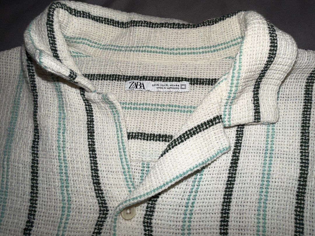 Zara Striped Short Sleeve Button-Up Shirt (Category: Tshirts & Polo Shirts ) located in Taguig. Submitted by j.lax. (Listing ID 1470518240, Image 2). Description: - Brand: Zara - Size: XL.