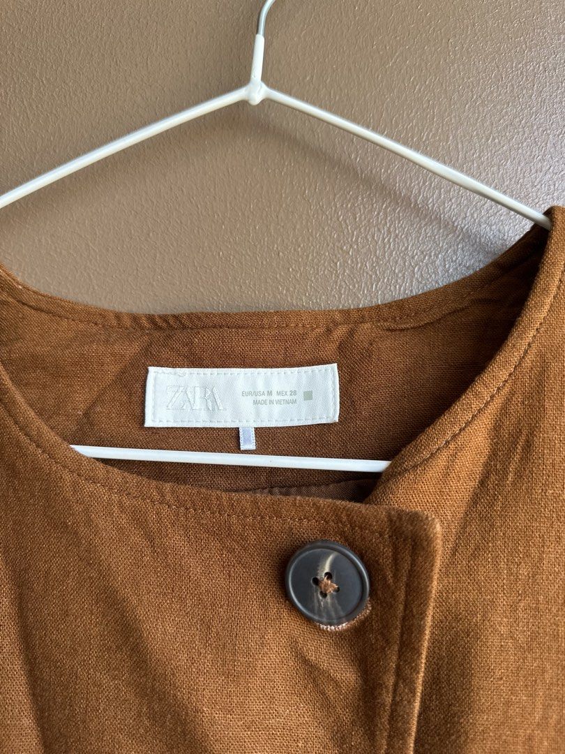 Zara waist coat (Category: Sleeveless) located in Pasig City. Submitted by afterglowpreloved (Listing ID 1470462761, Image 3). Description: .