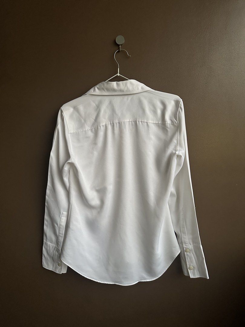 Zara white longsleeves (Category: Longsleeves) located in Pasig City. Submitted by afterglowpreloved (Listing ID 1470463769, Image 3). Description: .