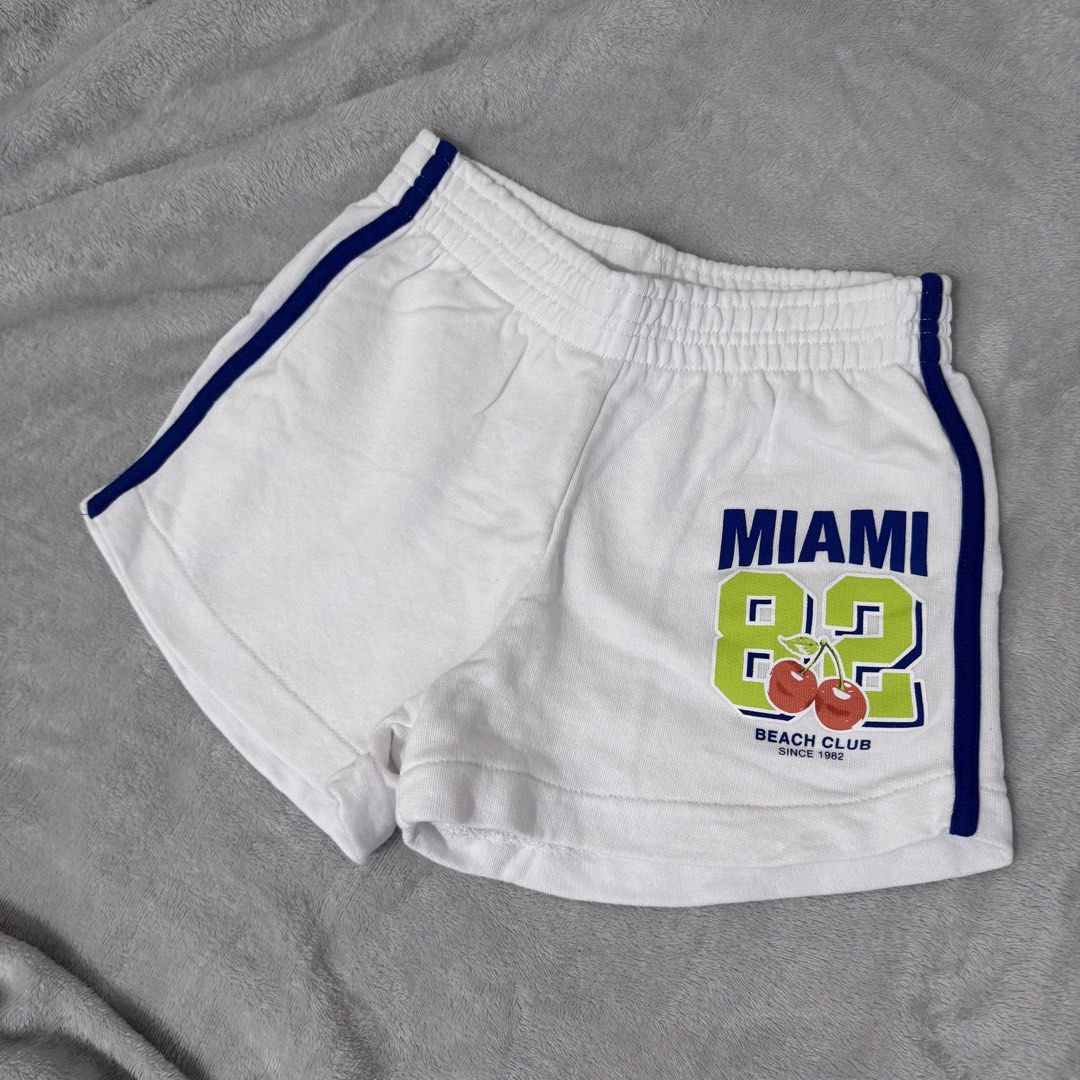 Zara White Lounge Shorts (Category: Shorts) located in Antipolo. Submitted by nicnicbg (Listing ID 1470371359, Image 1). Description: zara kids size 13-14, best fits XS.