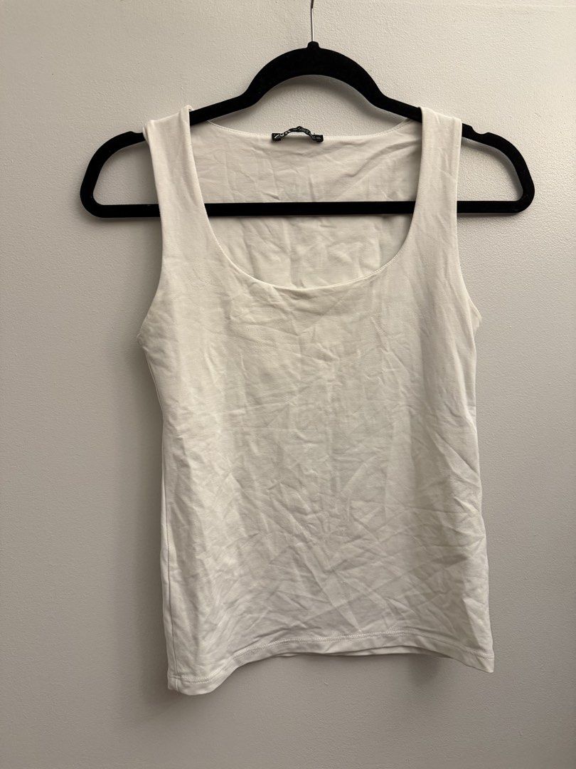 ZARA white sleeveless sando Medium (Category: Sleeveless) located in Manila. Submitted by closetclearout.mnl (Listing ID 1470388223, Image 2). Description: SIZE: Medium .
