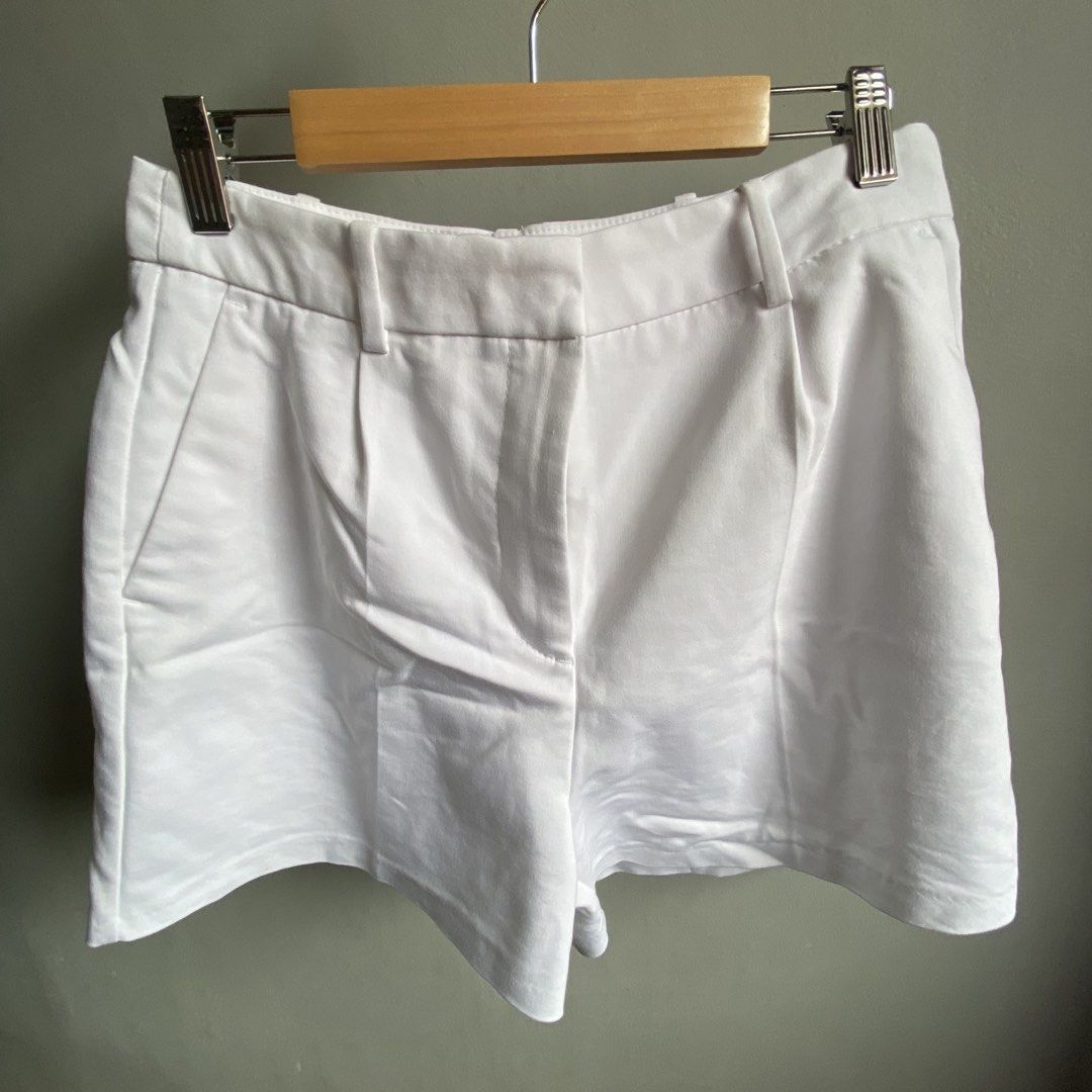 Zara White Tailored Shorts Size M (Category: Shorts) located in Dasmarinas. Submitted by pb_declutters (Listing ID 1470462742, Image 1). Description: ✨ WELCOME! PLEASE READ BEFORE MAKING AN OFFER: 📌 Availability: • All items listed are AVAILABLE unless marked as sold or deleted. No need to ask "Is this available?" 📍 Location & Meet-ups: • San Agustin II, Dasmariñas City, Cavite • 🚫 Strictly NO meet-ups. All items are for shipping only. 📸 Phot