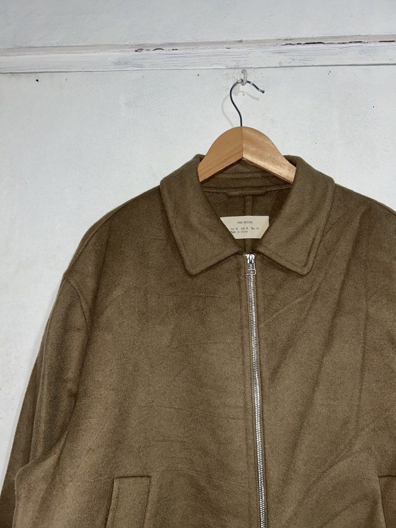 Zara Wool Zip Blouson Jacket in Dark Olive (Category: Coats, Jackets and Outerwear) located in Taguig. Submitted by jamesssssg. (Listing ID 1470483376, Image 3). Description: Zara Wool Zip Blouson Jacket Dark Olive colorway Pristine Condition Flawless Dimensions W 25 L 26 can fit to L - XXL DM📨 .