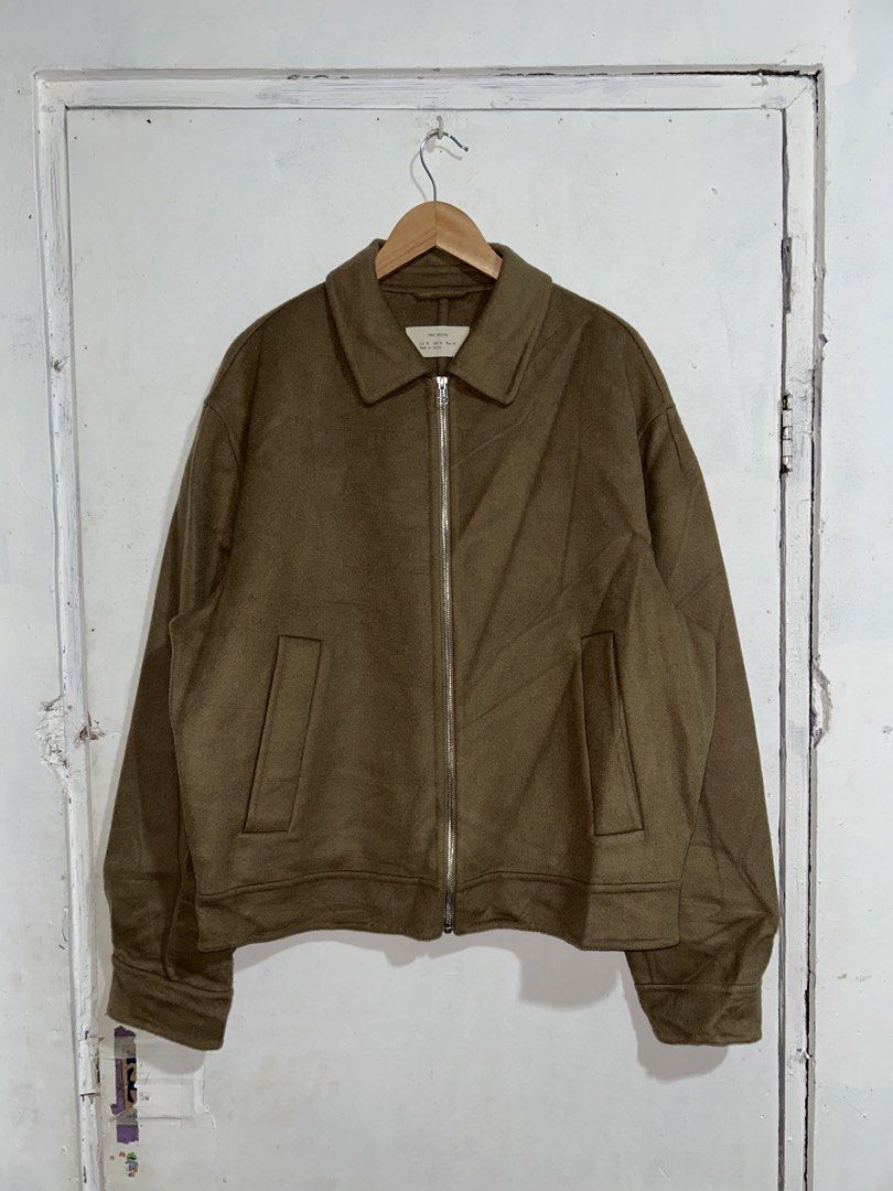 Zara Wool Zip Blouson Jacket in Dark Olive (Category: Coats, Jackets and Outerwear) located in Taguig. Submitted by jamesssssg. (Listing ID 1470483376, Image 1). Description: Zara Wool Zip Blouson Jacket Dark Olive colorway Pristine Condition Flawless Dimensions W 25 L 26 can fit to L - XXL DM📨 .