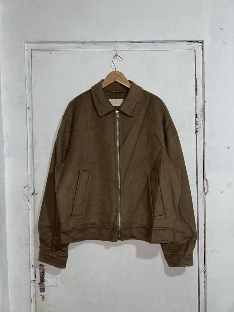 Zara Wool Zip Blouson Jacket in Dark Olive (Category: Coats, Jackets and Outerwear) located in Taguig. Submitted by jamesssssg. (Listing ID 1470483376, Image 2). Description: Zara Wool Zip Blouson Jacket Dark Olive colorway Pristine Condition Flawless Dimensions W 25 L 26 can fit to L - XXL DM📨 .