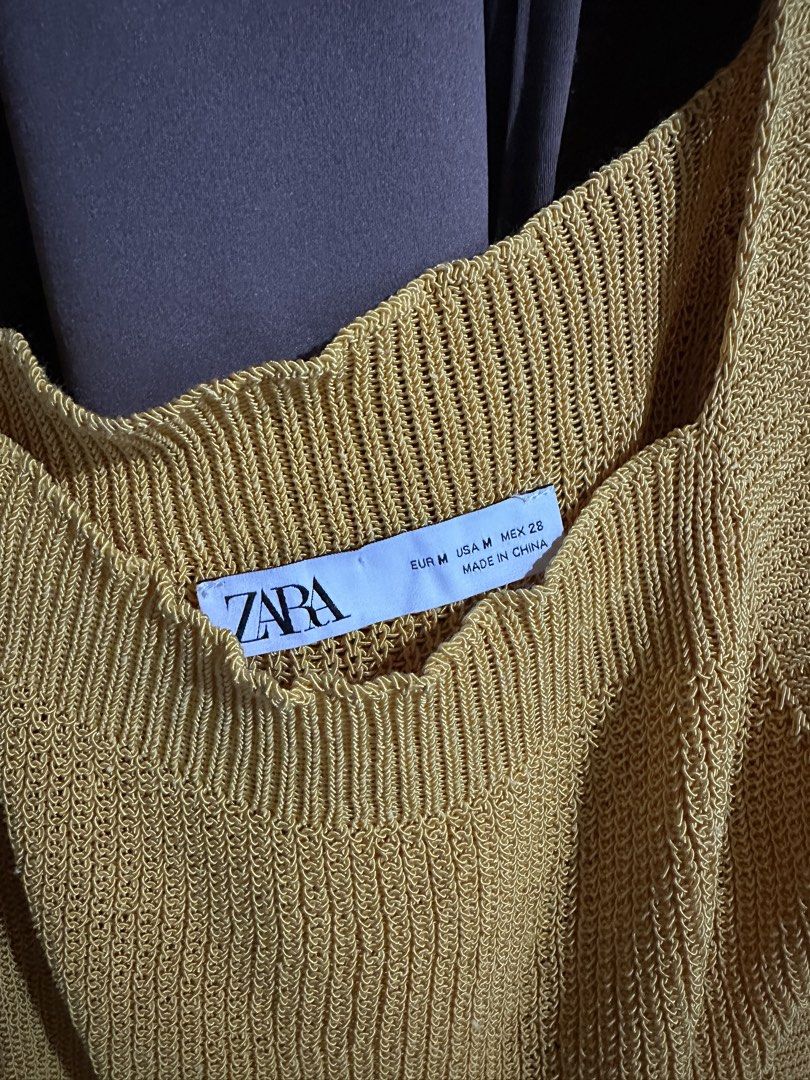 ZARA Yellow Knit Tank Top Size M (Category: Sleeveless) located in Calamba. Submitted by itsyan (Listing ID 1470357938, Image 2). Description: Tank top with square neckline and wide shoulder straps Size: EUR M / USA M / MEX 28 Color: Bright Yellow .