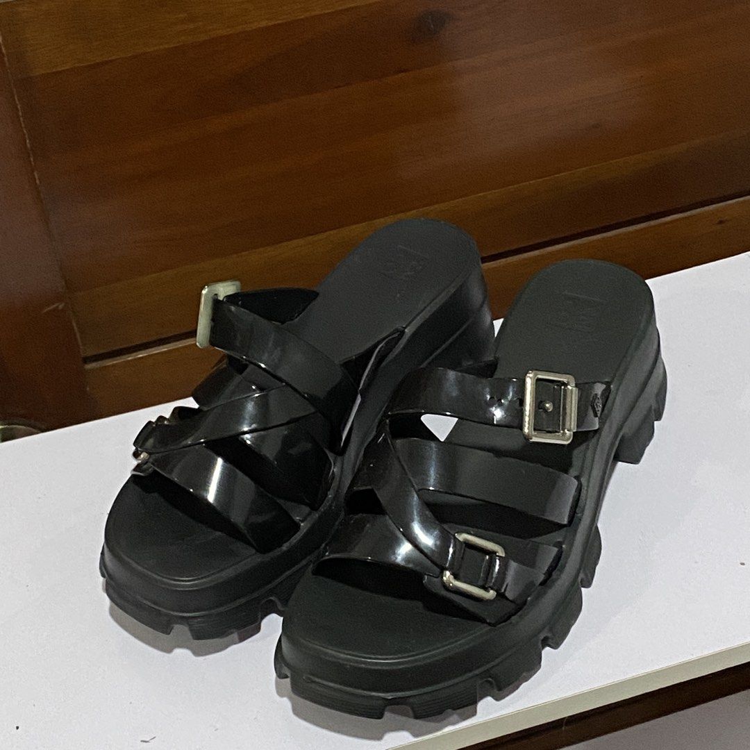 Zaxy Wedge Strap Sandals (Category: Sandals) located in Cabanatuan. Submitted by destashwitha (Listing ID 1470406187, Image 1). Description: Used once only Rfs: not my size No box.