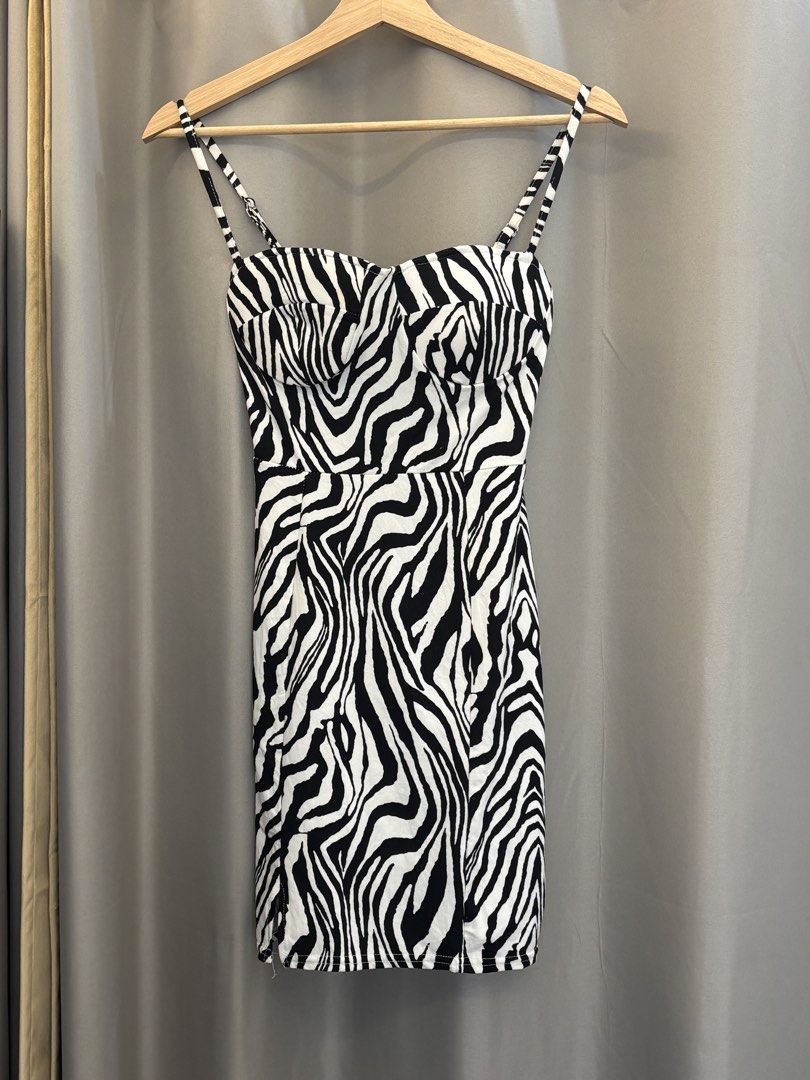 Zebra Print Bodycon Dress (Category: Dresses) located in Manila. Submitted by perwinkle.ph (Listing ID 1470427531, Image 1). Description: - bodycon dress - soft& comfortable fabric - padded & adjustable straps .