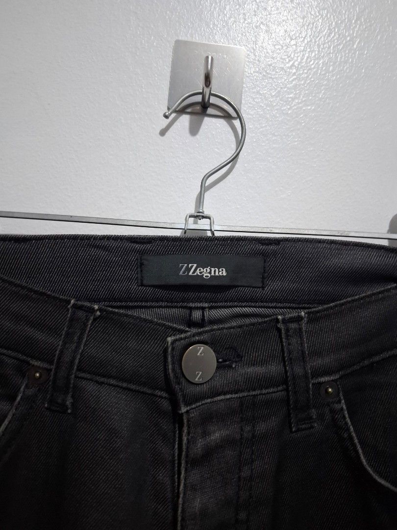 Zegna size 31 (Category: Shorts) located in Tarlac. Submitted by christopher.24 (Listing ID 1470399117, Image 2). Description: good condition legit.