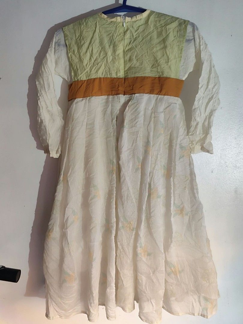 (10-12) Kids Hanfu (Category: Babies & Kids Fashion) located in Paranaque City. Submitted by closetbykimkirsten (Listing ID 1470633949, Image 2). Description: ✨𝗛𝗔𝗡𝗙𝗨✨ 🌻𝐂𝐨𝐧𝐝𝐢𝐭𝐢𝐨𝐧: Good Condition ⚡𝐖𝐨𝐫𝐤𝐢𝐧𝐠 𝐙𝐢𝐩𝐩𝐞𝐫 🌸𝐒𝐢𝐳𝐞: 10 to 12yrs old 🔅𝐈𝐧𝐜𝐡: L-31 / W-12 🔺All Items are PRELOVED in good condition. 🔺Please do manage your expectations. 🔺WASH before USE‼️ 🔺BUY at your own RISK‼️ ❌NO RETURN, NO EXCHANGE POLICY❌ �