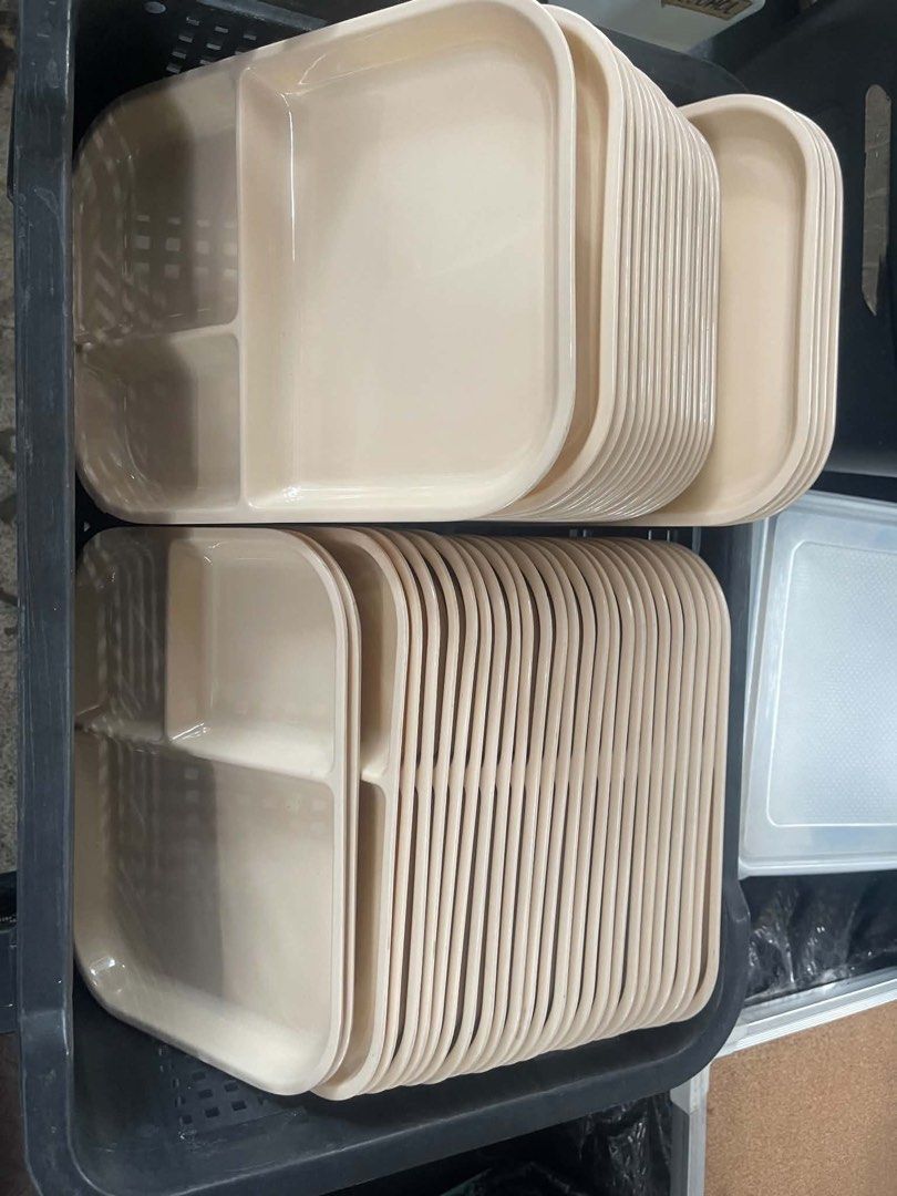 12pcs divided rectangular plate (Category: Dinnerware & Cutlery) located in Makati City. Submitted by xaannee (Listing ID 1470584056, Image 2). Description: Selling set 12pcs divided rectangular plate Beige color 5sets available If per piece, ₱60 each Pick up at makati.