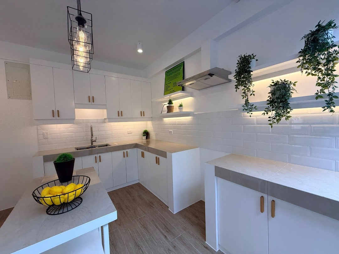 (Category: ) located in . Submitted by raincomito (Listing ID 1470719156, Image 1). Description: .