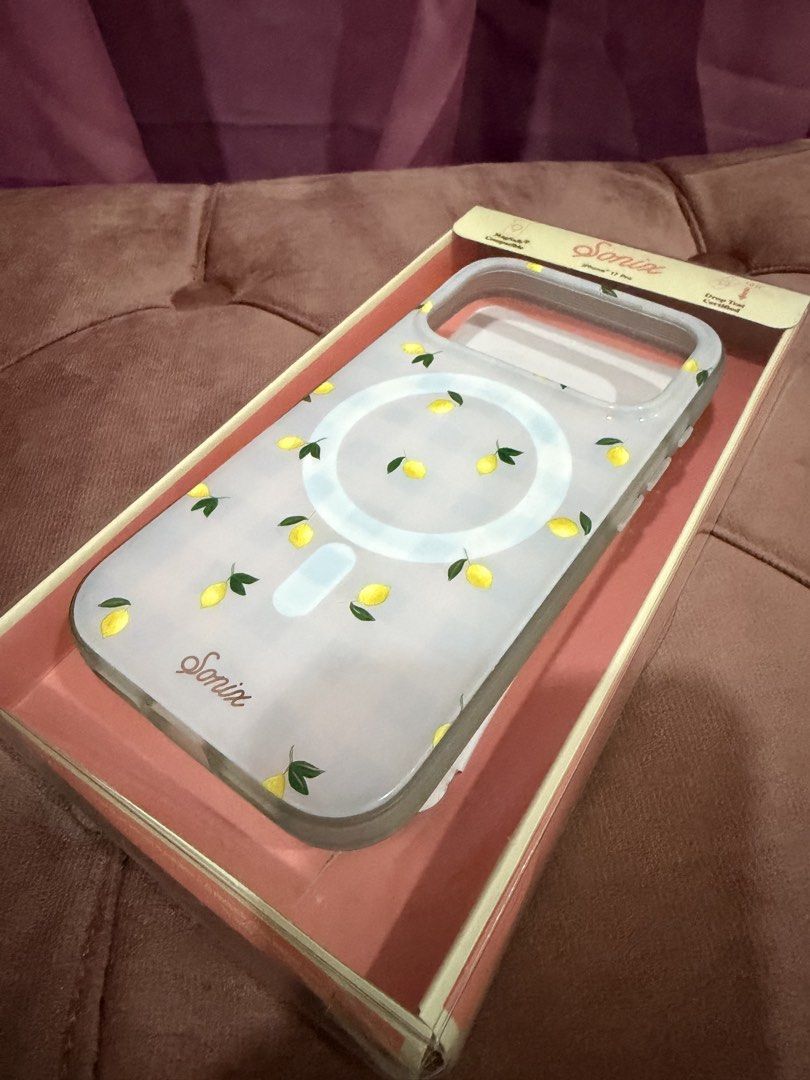 17 PRO CASES (Category: Cases & Sleeves) located in Paranaque City. Submitted by kaonakeimi (Listing ID 1470694439, Image 3). Description: SONIX (ORIGINAL) bought from PowerMac - sign of usage ( like gasgas na di naman halata if di tititigan closely ) - sides din meron pero di naman halata masyado - original price 1990 - selling price: 1000 Casetify Periwinkle (NOT ORIGINAL bought from orange app) - goods naman siya malinis - 200 Urban Sophistica