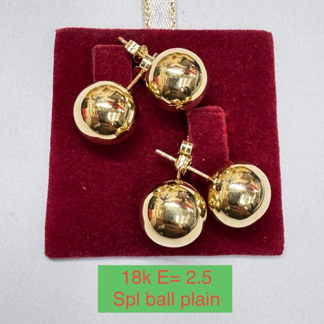 18k Saudi gold stud ball earrings (Category: Earrings) located in Manila. Submitted by bhelgoldseller2ndaccount (Listing ID 1470638441, Image 1). Description: New!!✨New!!✨New!! Authentic 18k Saudi Golds 💯pawnable/naisasanla 💯with high appraisal rate 💯good investment 💯Direct supplier price 👉OPEN for resellers 🌺please take time to evaluate their actual sizes and grams 👉Best panggift for all occasions ✅ Sold per grams not per piece Kya lowest