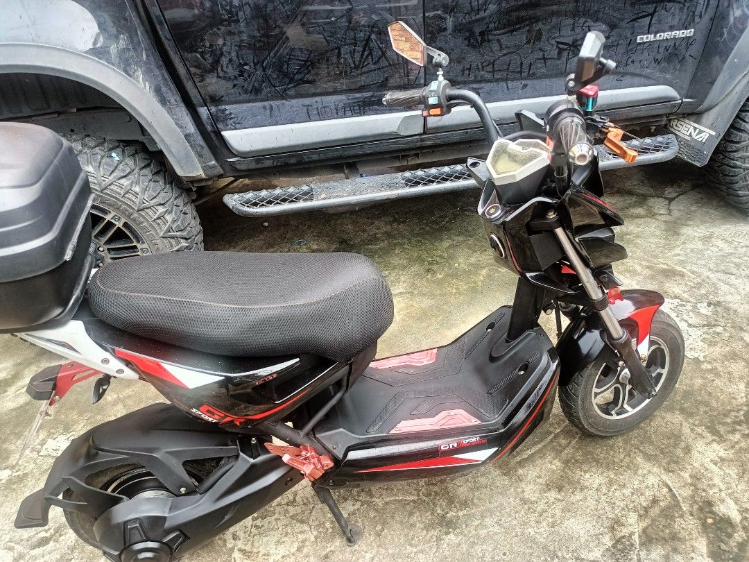 2025 Inskey XMAN Taiwan Ebike (Category: Skates, Rollerblades & Scooters) located in Quezon City. Submitted by joshuaerickh (Listing ID 1470690946, Image 2). Description: Selling my pre-loved Inskey XMAN Taiwan Ebike selling for 25k ( bought it for 40k+) , or swap to Suzuki lets -negotiable -From 60v20ah to 70v20ah for longer battery life -800w motor hub, string torque ,easily climb steep roads -can carry up to two people plus sack rice no proble